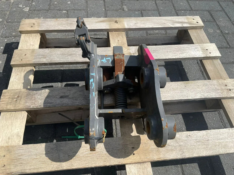 SMP S60 | HALF-AUTO QUICK COUPLER | SNELWISSEL | VOLVO EC18 - ماكينة القص الهيدروليكي - آلات البناء: صور 4 SMP S60 | HALF-AUTO QUICK COUPLER | SNELWISSEL | VOLVO EC18 - ماكينة القص الهيدروليكي - آلات البناء: صور 4