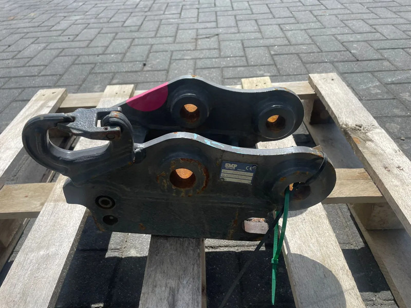 SMP S60 | HALF-AUTO QUICK COUPLER | SNELWISSEL | VOLVO EC18 - ماكينة القص الهيدروليكي - آلات البناء: صور 5 SMP S60 | HALF-AUTO QUICK COUPLER | SNELWISSEL | VOLVO EC18 - ماكينة القص الهيدروليكي - آلات البناء: صور 5