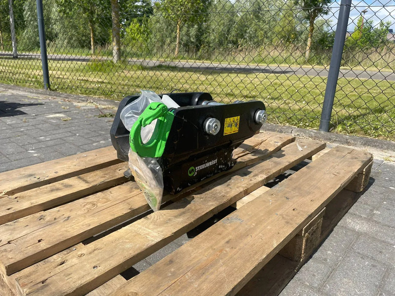 STEELWRIST QC S40 FPL | QUICK COUPLER | 2 - 6 TON | NEW / UNUSED - ماكينة القص الهيدروليكي - آلات البناء: صور 1 STEELWRIST QC S40 FPL | QUICK COUPLER | 2 - 6 TON | NEW / UNUSED - ماكينة القص الهيدروليكي - آلات البناء: صور 1
