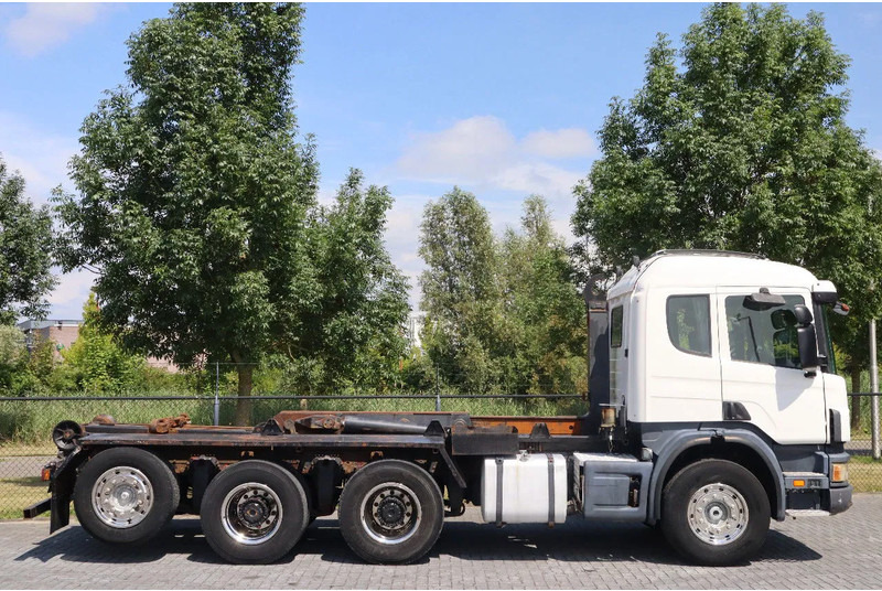 Scania P124-420 | 8X4 | HOOKLIFT | MANUAL | BIG AXLES | EURO 3 - شاحنة ذات الخطاف: صور 4 Scania P124-420 | 8X4 | HOOKLIFT | MANUAL | BIG AXLES | EURO 3 - شاحنة ذات الخطاف: صور 4