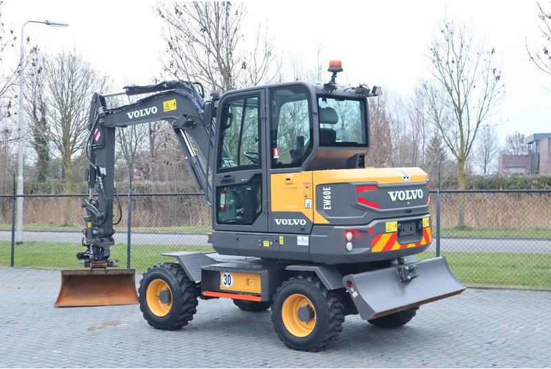 Volvo EW60E | DEMO | 30 KM/H | ROTOTILT + GRIPPER | BUCKET - حفارة على عجلات: صور 3 Volvo EW60E | DEMO | 30 KM/H | ROTOTILT + GRIPPER | BUCKET - حفارة على عجلات: صور 3
