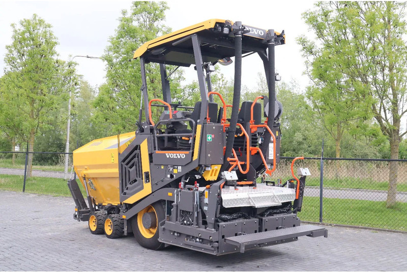 Volvo P2870 D ABG | ASPHALT PAVER | NEW / UNUSED | BOMAG BF300 - آلة أسفلت: صور 3 Volvo P2870 D ABG | ASPHALT PAVER | NEW / UNUSED | BOMAG BF300 - آلة أسفلت: صور 3