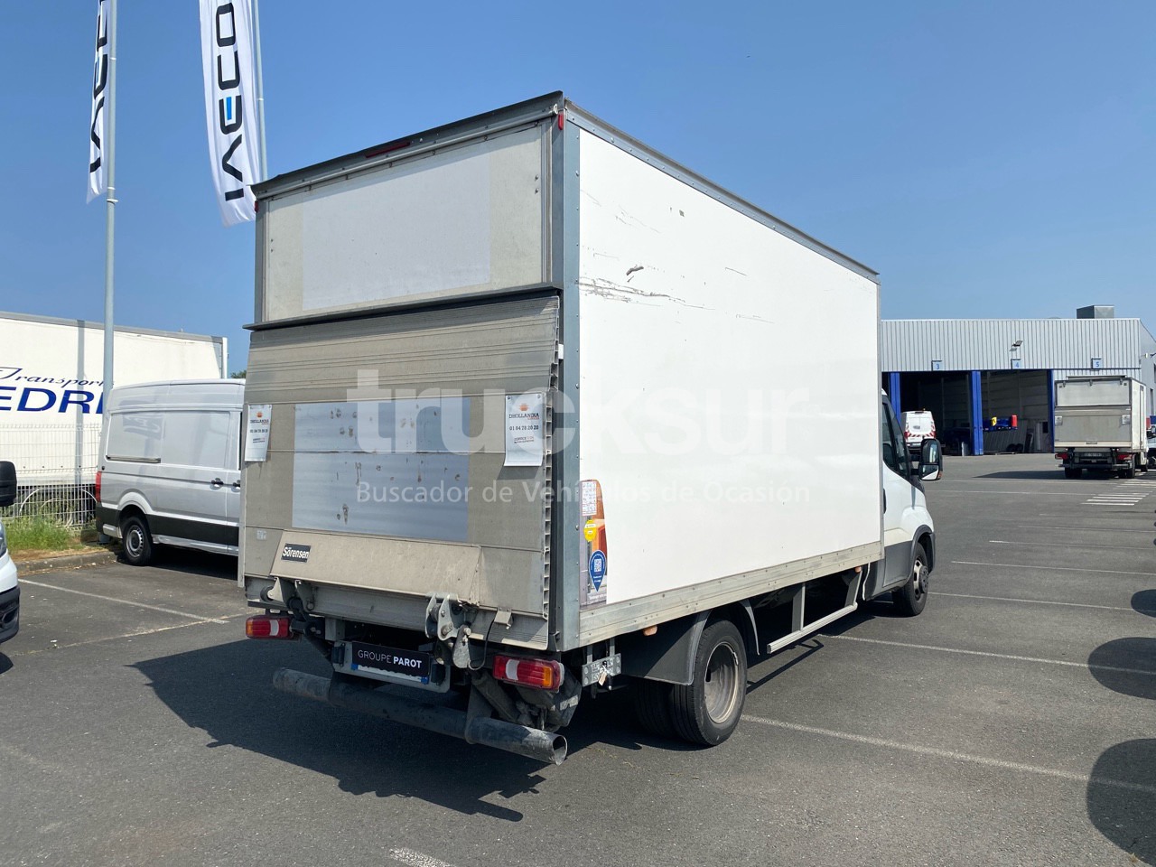 IVECO 35C16 - الشاحنات الصغيرة صندوق مغلق: صور 4 IVECO 35C16 - الشاحنات الصغيرة صندوق مغلق: صور 4