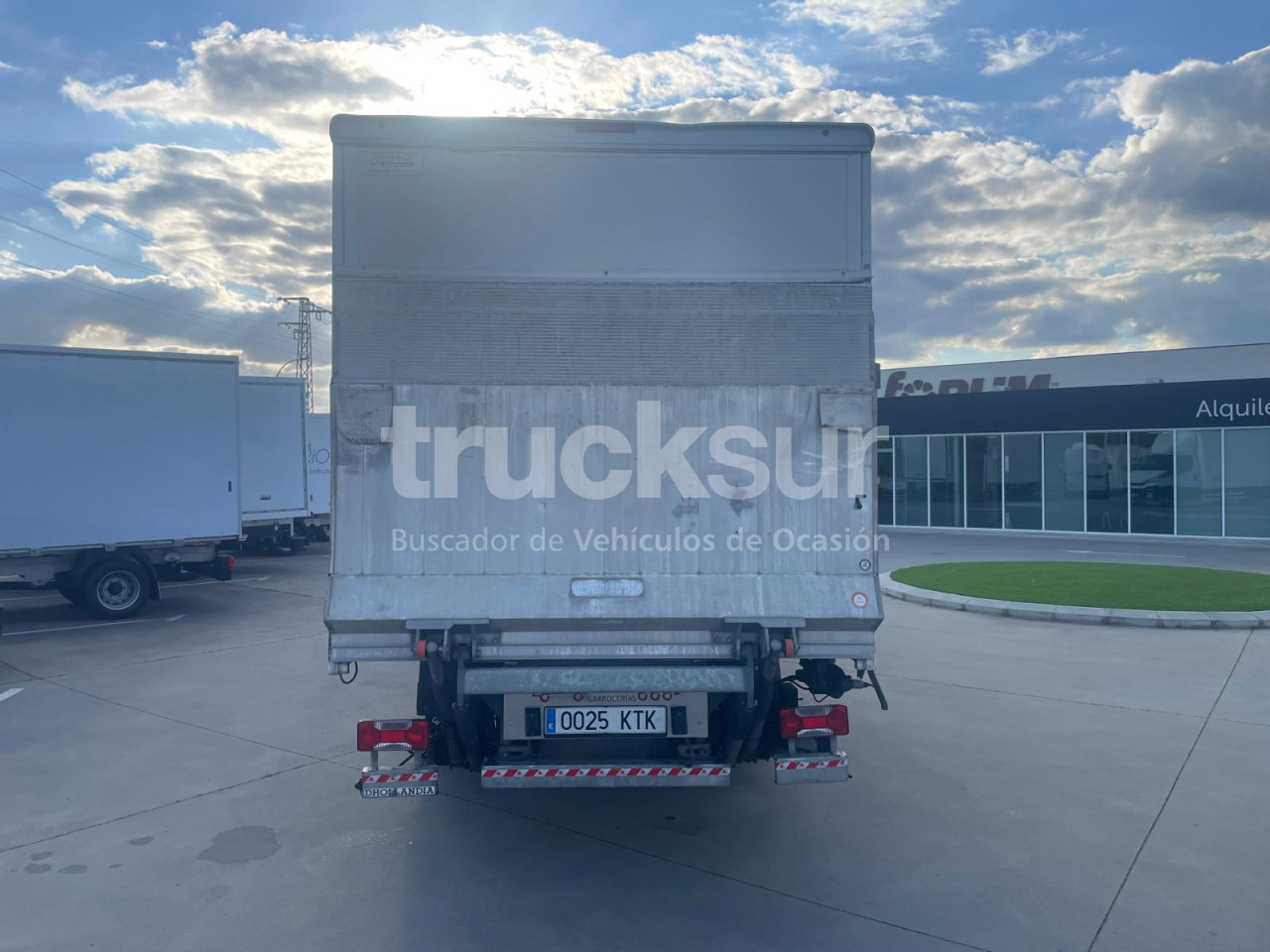 IVECO 72C18 P/E - بصندوق مغلق شاحنة: صور 4 IVECO 72C18 P/E - بصندوق مغلق شاحنة: صور 4