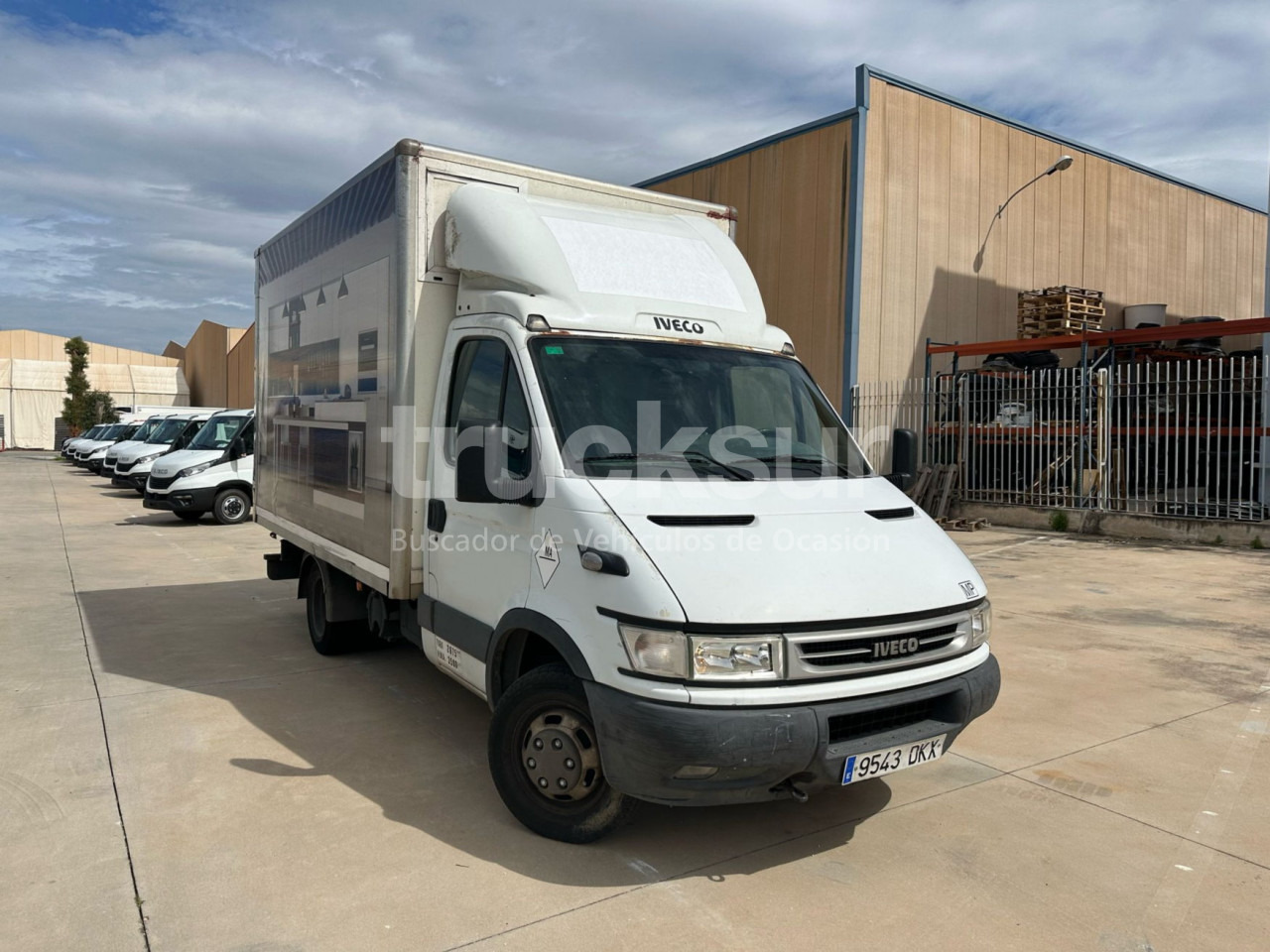 IVECO DAILY 35C14 - الشاحنات الصغيرة صندوق مغلق: صور 2 IVECO DAILY 35C14 - الشاحنات الصغيرة صندوق مغلق: صور 2