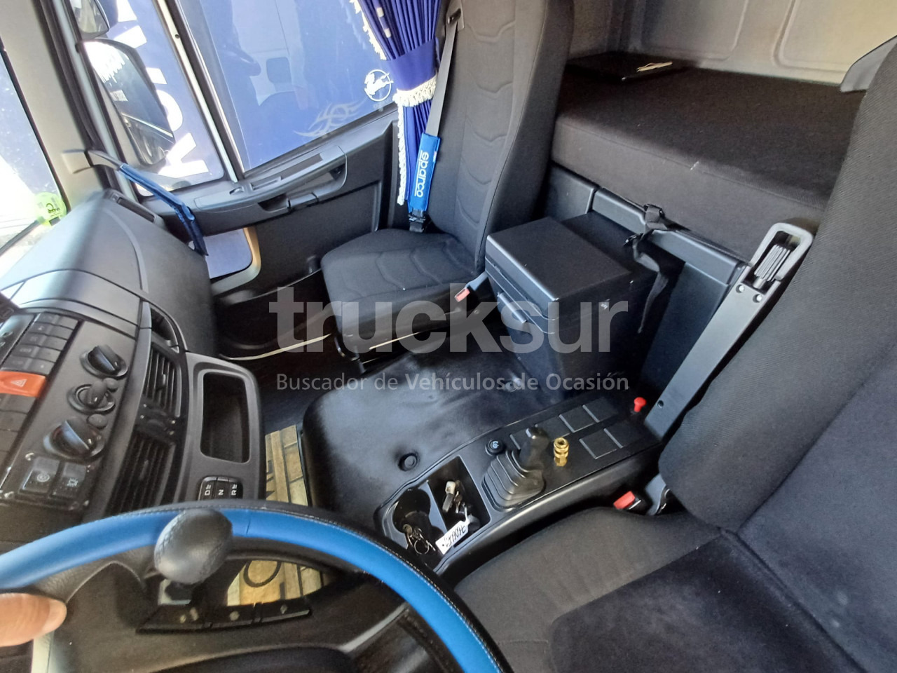 Interior photo 1: مبردة شاحنة IVECO EUROCARGO ML 180E32/FP
