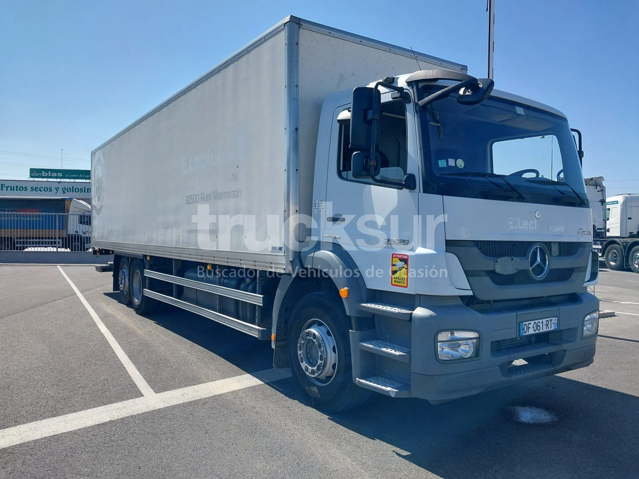 MERCEDES AXOR 2529 ejes 6x2*4 - بصندوق مغلق شاحنة: صور 2 MERCEDES AXOR 2529 ejes 6x2*4 - بصندوق مغلق شاحنة: صور 2