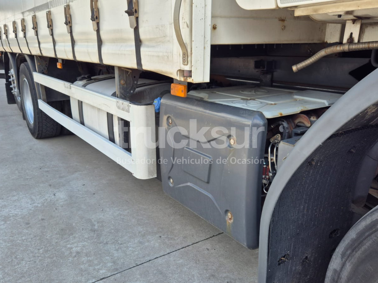 شاحنة ستارة RENAULT D320.26: صور 23