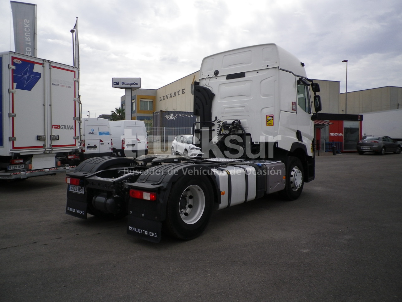 RENAULT T440 SLEEPER CAB - شاحنة جرار: صور 4 RENAULT T440 SLEEPER CAB - شاحنة جرار: صور 4
