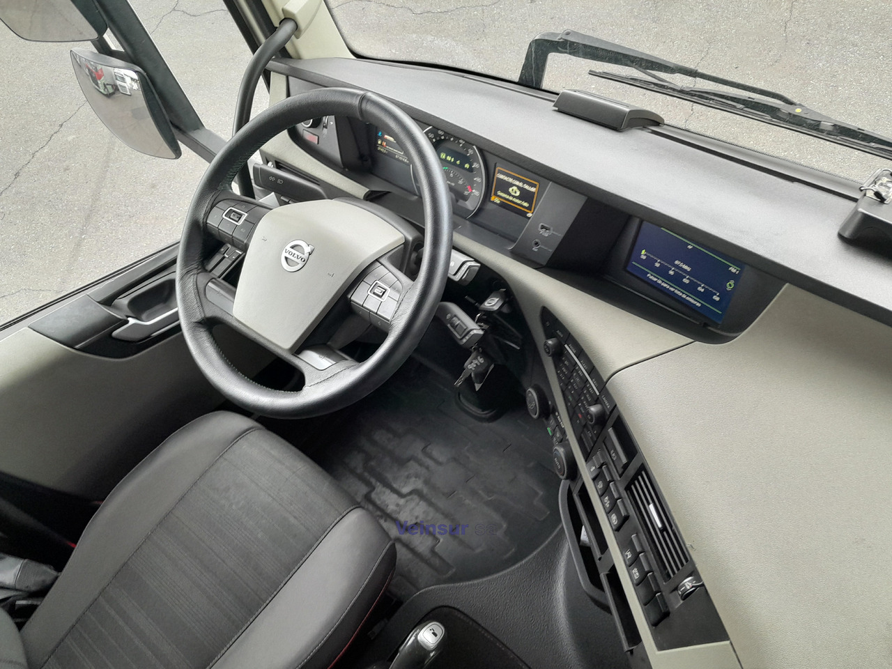 VOLVO FH4 I-SAVE - شاحنة جرار: صور 5 VOLVO FH4 I-SAVE - شاحنة جرار: صور 5