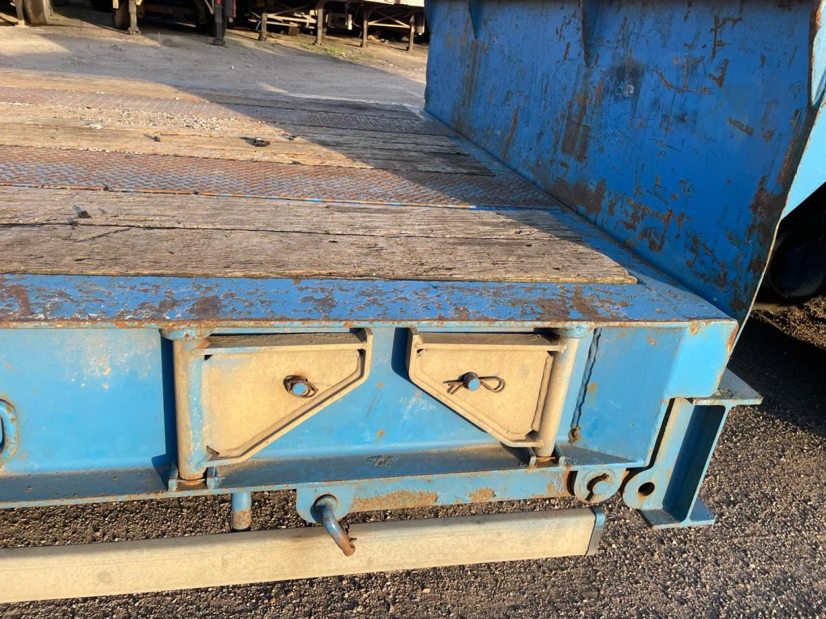 عربة مسطحة منخفضة نصف مقطورة Kaiser: صور 8 عربة مسطحة منخفضة نصف مقطورة Kaiser: صور 8