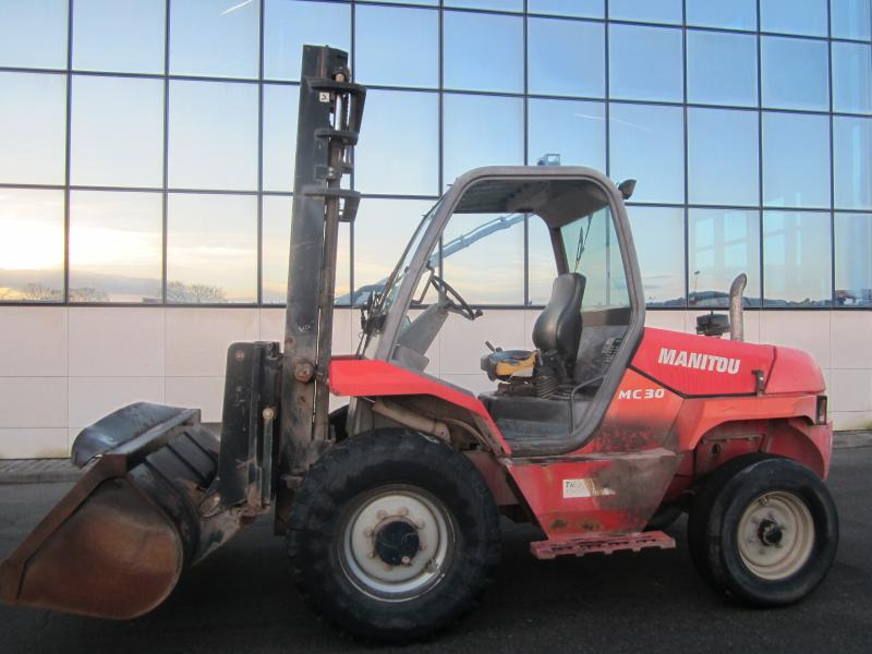 Manitou MC30 - رافعة شوكية ديزل: صور 2 Manitou MC30 - رافعة شوكية ديزل: صور 2