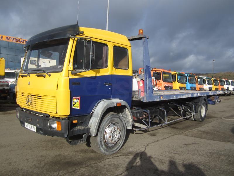 Mercedes 1517 - سيارة السحب للتصليح: صور 1 Mercedes 1517 - سيارة السحب للتصليح: صور 1