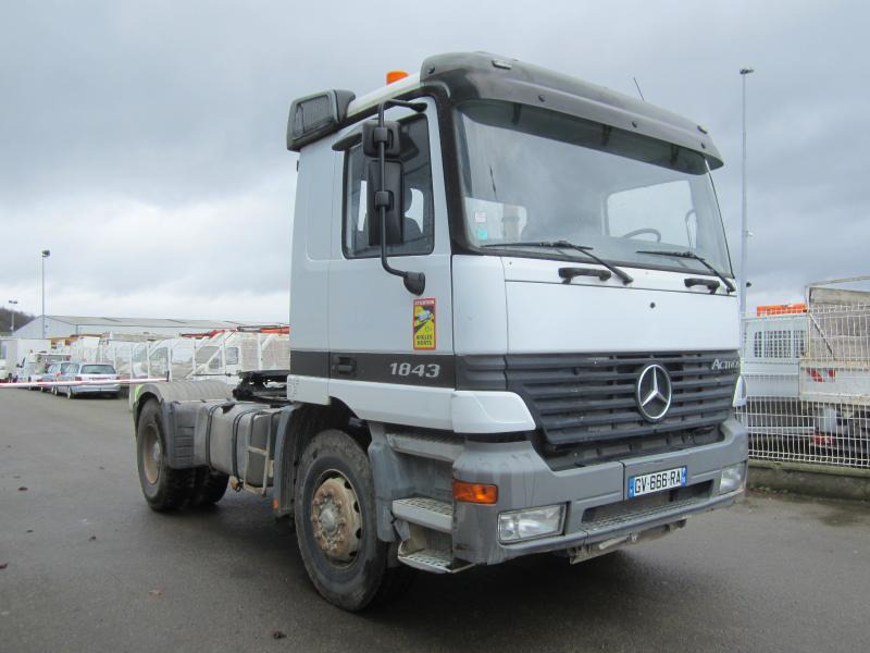Mercedes Actros 1843 - شاحنة جرار: صور 3 Mercedes Actros 1843 - شاحنة جرار: صور 3