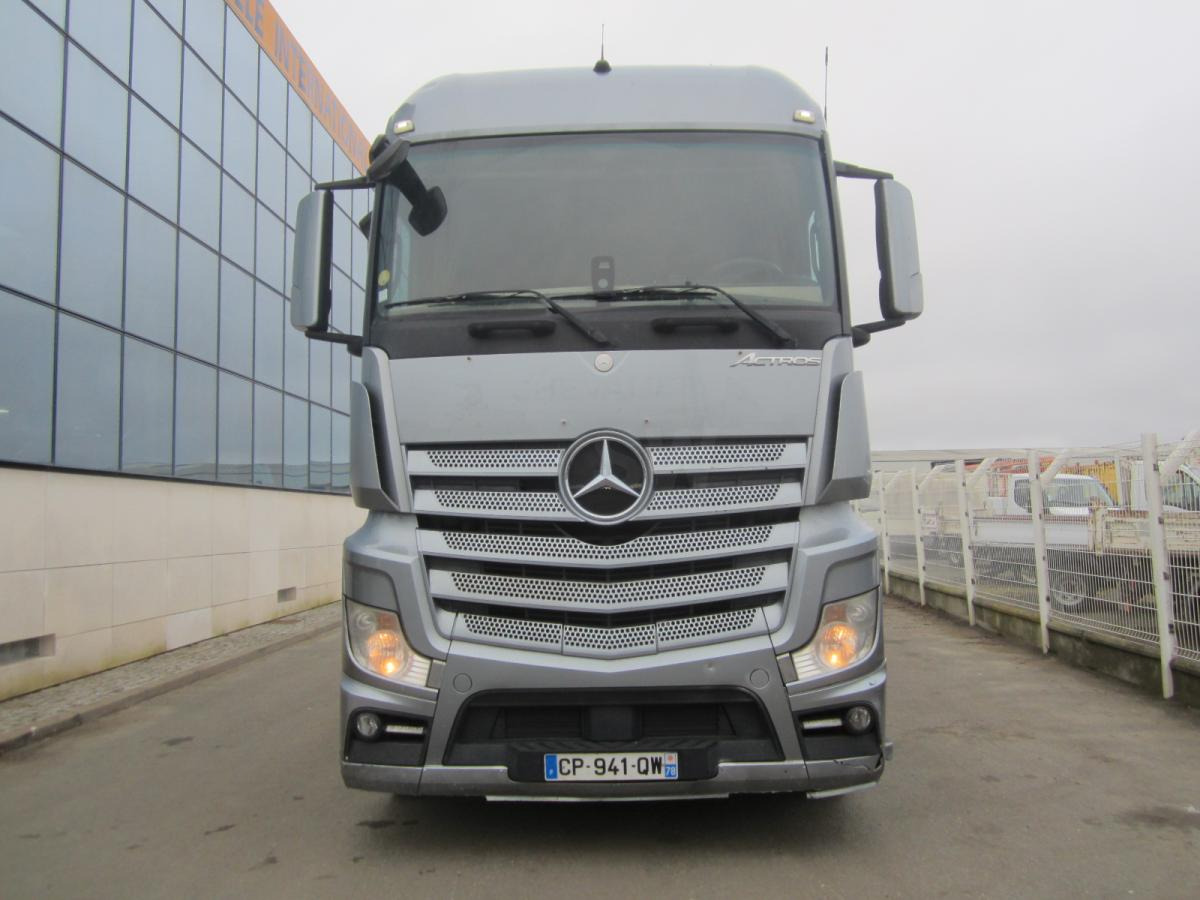 Mercedes Actros 1845 - شاحنة جرار: صور 2 Mercedes Actros 1845 - شاحنة جرار: صور 2