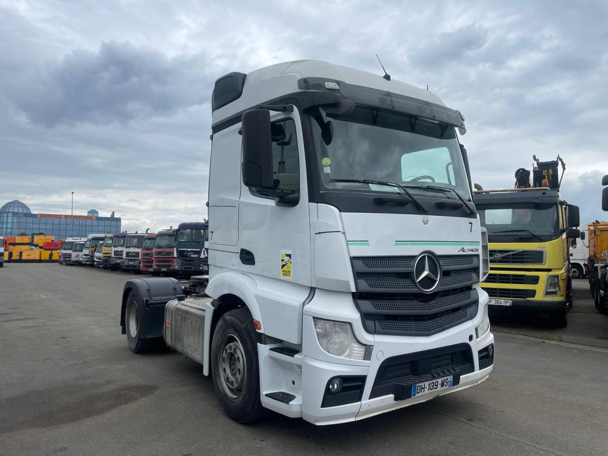 Mercedes Actros 1845 - شاحنة جرار: صور 1 Mercedes Actros 1845 - شاحنة جرار: صور 1