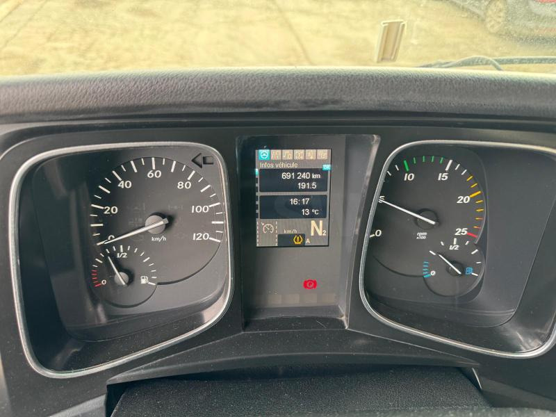 شاحنة جرار Mercedes Actros 1845: صور 18 شاحنة جرار Mercedes Actros 1845: صور 18