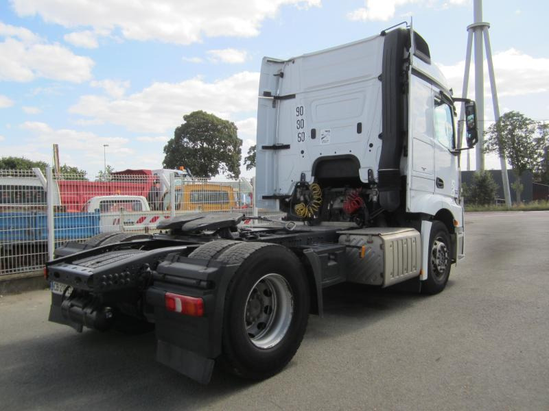 Mercedes Actros 1845 - شاحنة جرار: صور 5 Mercedes Actros 1845 - شاحنة جرار: صور 5