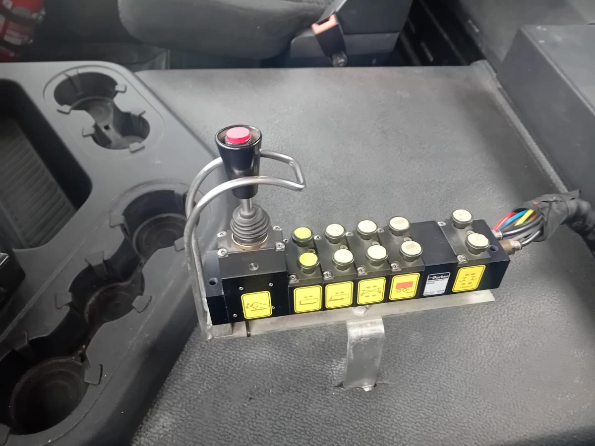 Mercedes Antos 2643 - شاحنة ذات الخطاف: صور 4 Mercedes Antos 2643 - شاحنة ذات الخطاف: صور 4