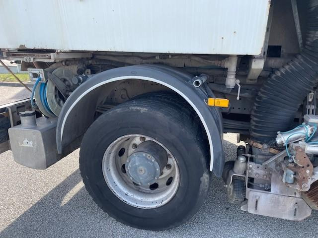 Mercedes Axor 1829 - سياره كنس شوارع: صور 4 Mercedes Axor 1829 - سياره كنس شوارع: صور 4