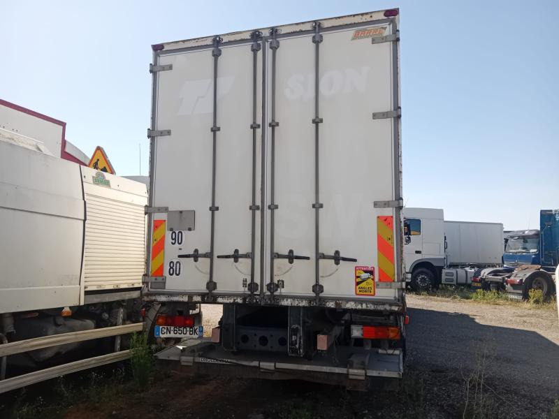 Mercedes Axor 1829 - بصندوق مغلق شاحنة: صور 2 Mercedes Axor 1829 - بصندوق مغلق شاحنة: صور 2