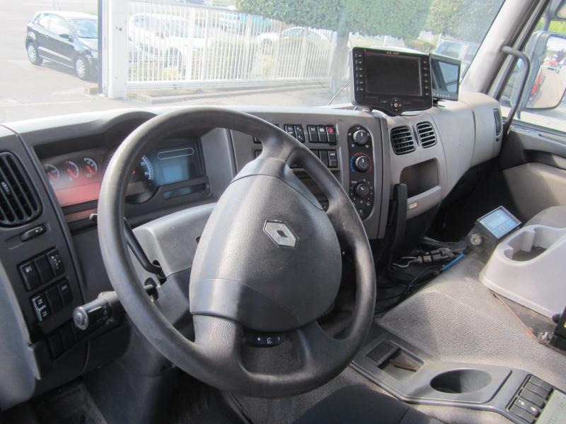 Interior photo 1: شاحنة ذات الخطاف Renault Lander 410 DXI