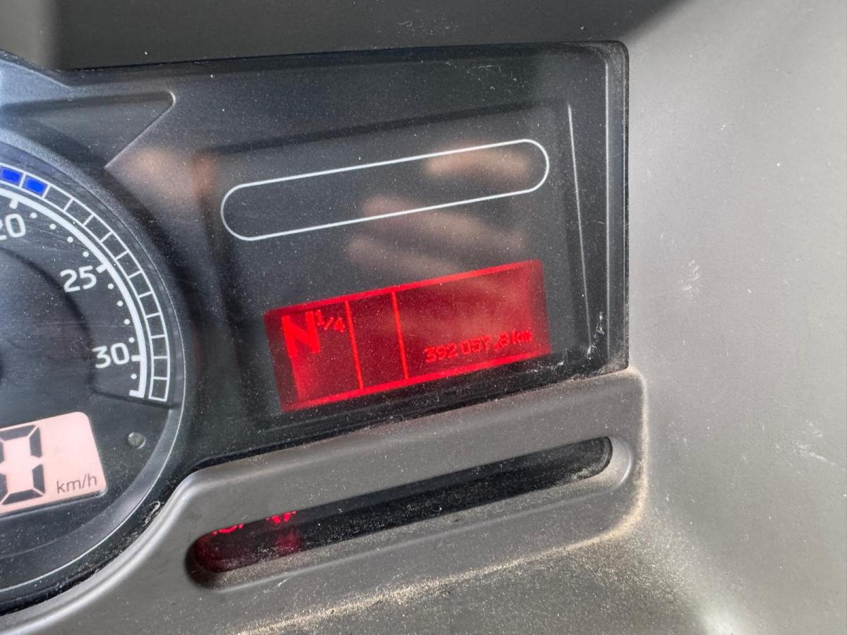 شاحنة صهريج لنقل الوقود Renault Premium 370 DXI: صور 24