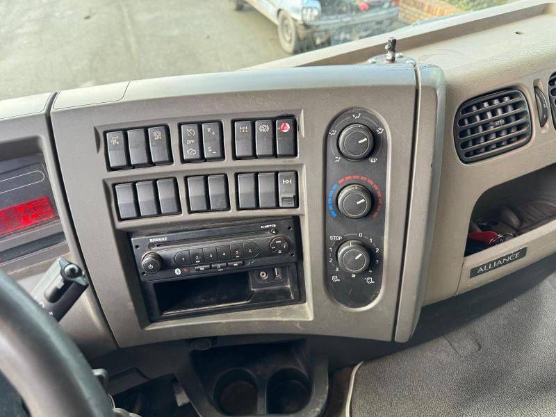 شاحنة صهريج لنقل الوقود Renault Premium 370 DXI: صور 22