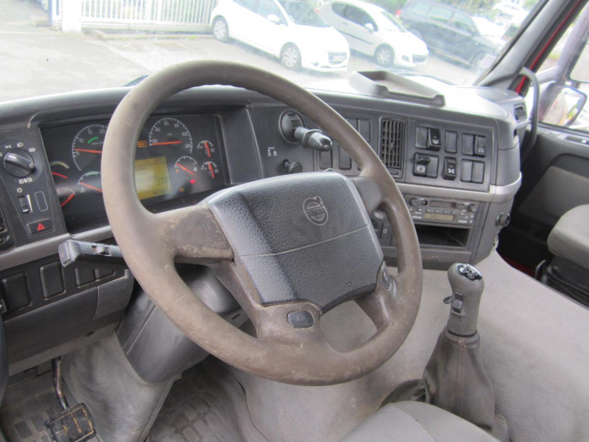 Volvo FM12 380 - شاحنة ذات الخطاف: صور 3 Volvo FM12 380 - شاحنة ذات الخطاف: صور 3