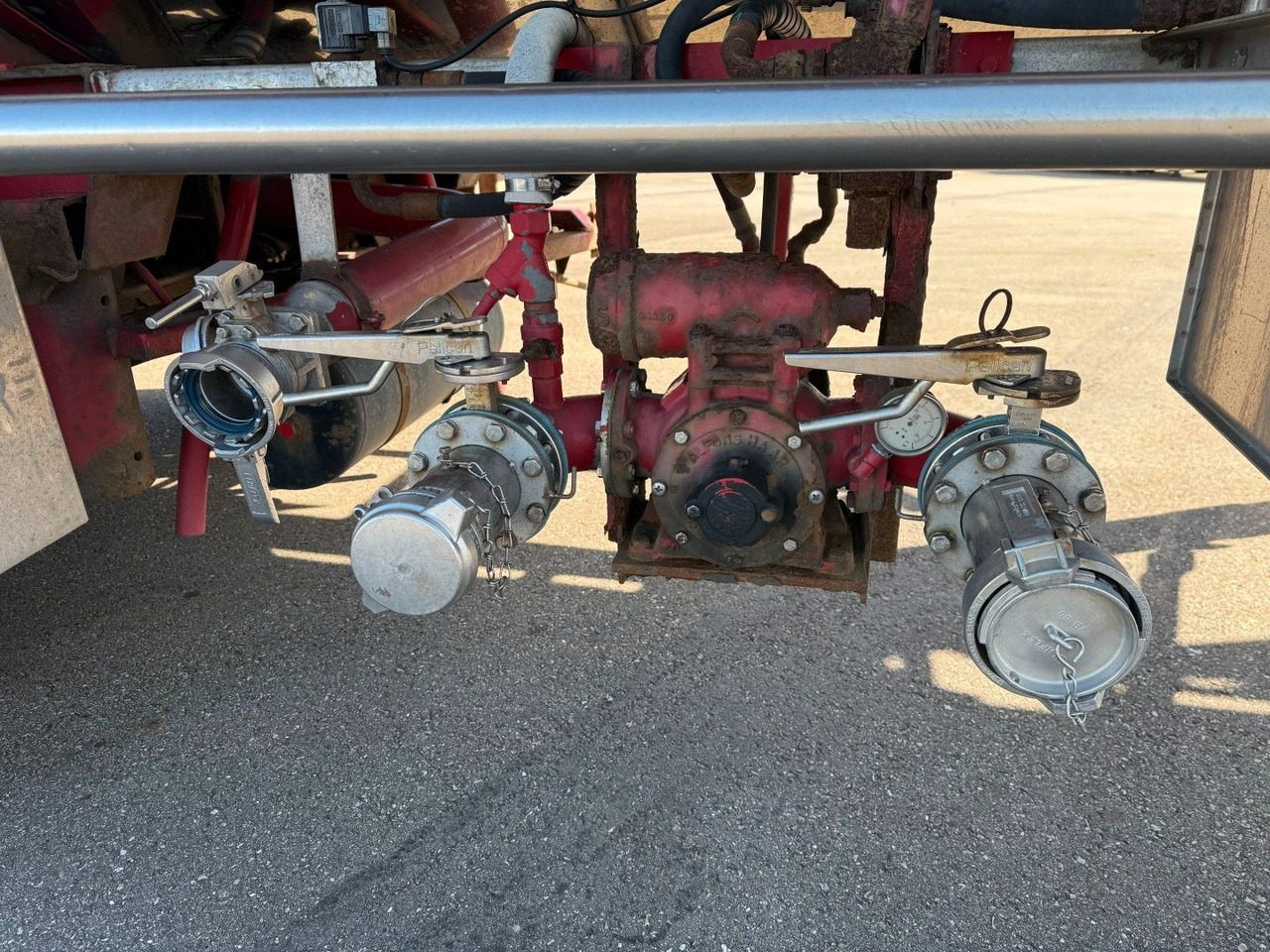 Burg 3 compartments 32.200 L ADR - نصف مقطورة صهريج: صور 5 Burg 3 compartments 32.200 L ADR - نصف مقطورة صهريج: صور 5