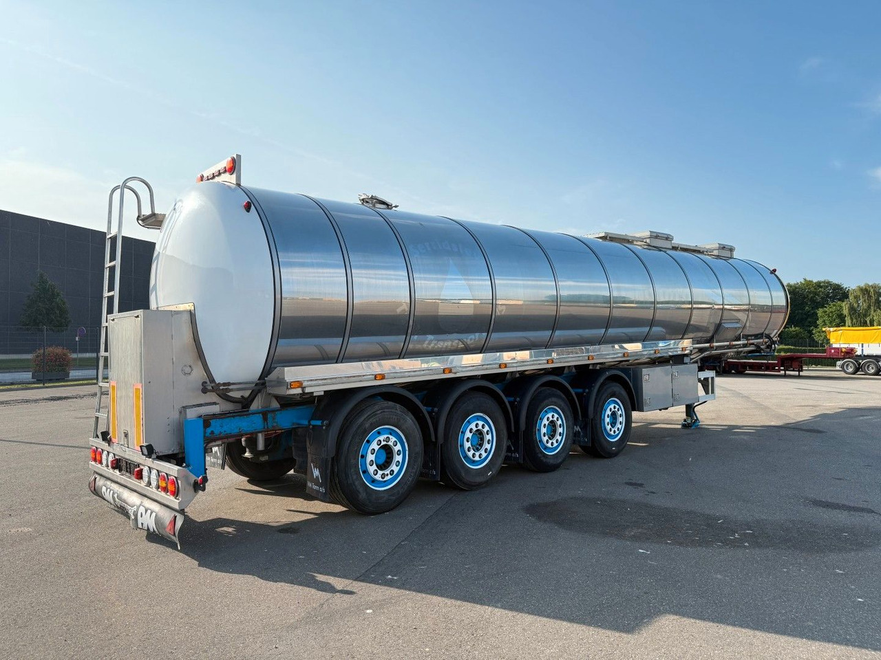 Burg VM Tarm 4 axle 33.000 L Vogelsang - نصف مقطورة صهريج: صور 3 Burg VM Tarm 4 axle 33.000 L Vogelsang - نصف مقطورة صهريج: صور 3