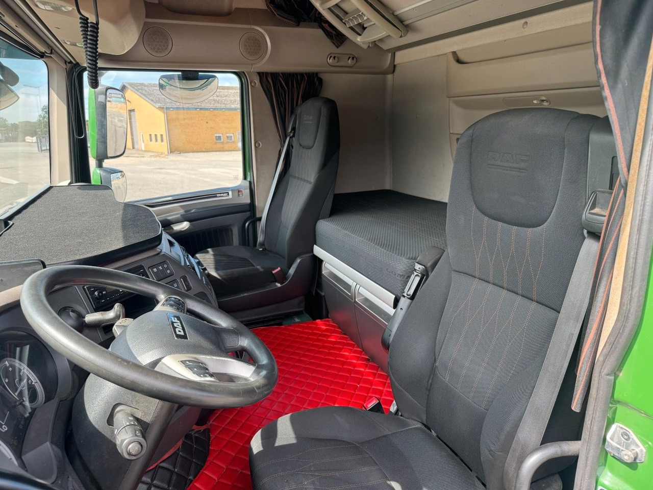 DAF XF 450 4x2 SSC Euro 6 - شاحنة جرار: صور 5 DAF XF 450 4x2 SSC Euro 6 - شاحنة جرار: صور 5