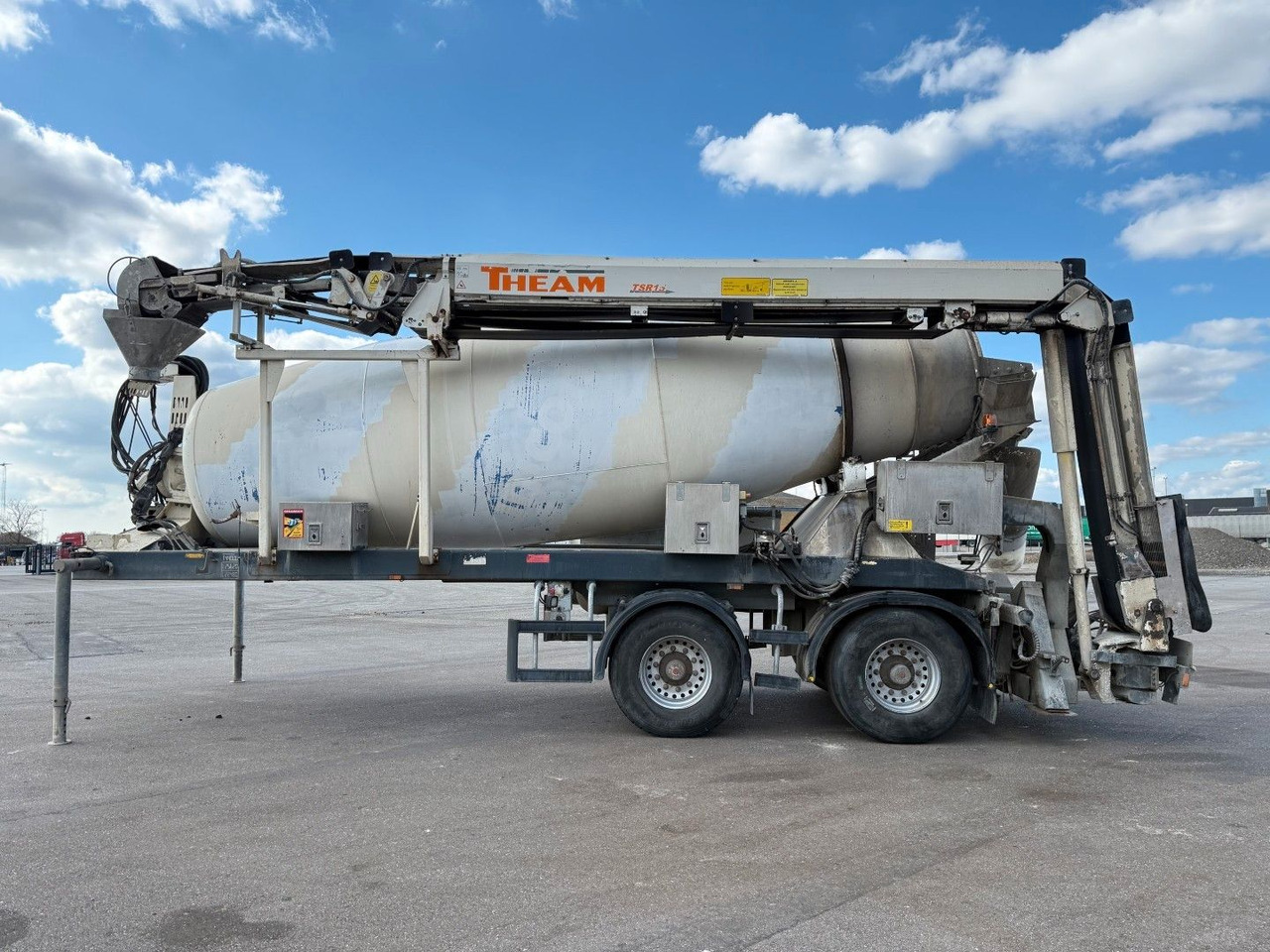 De Buf BM 12-36-2SPR w/ Belt Theam TSR15 / Beton - نصف مقطورة خلاطة خرسانة: صور 1 De Buf BM 12-36-2SPR w/ Belt Theam TSR15 / Beton - نصف مقطورة خلاطة خرسانة: صور 1