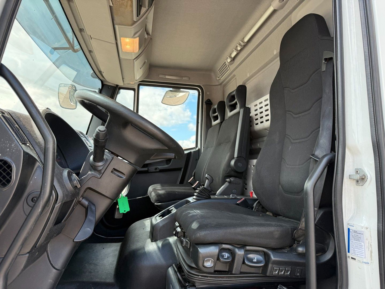 Iveco 180E32 4x2 Schmitz / Thermo King T-1200R Spectru Iveco 180E32 4x2 Schmitz / Thermo King T-1200R Spectru - مبردة شاحنة: صور 5 Iveco 180E32 4x2 Schmitz / Thermo King T-1200R Spectru Iveco 180E32 4x2 Schmitz / Thermo King T-1200R Spectru - مبردة شاحنة: صور 5