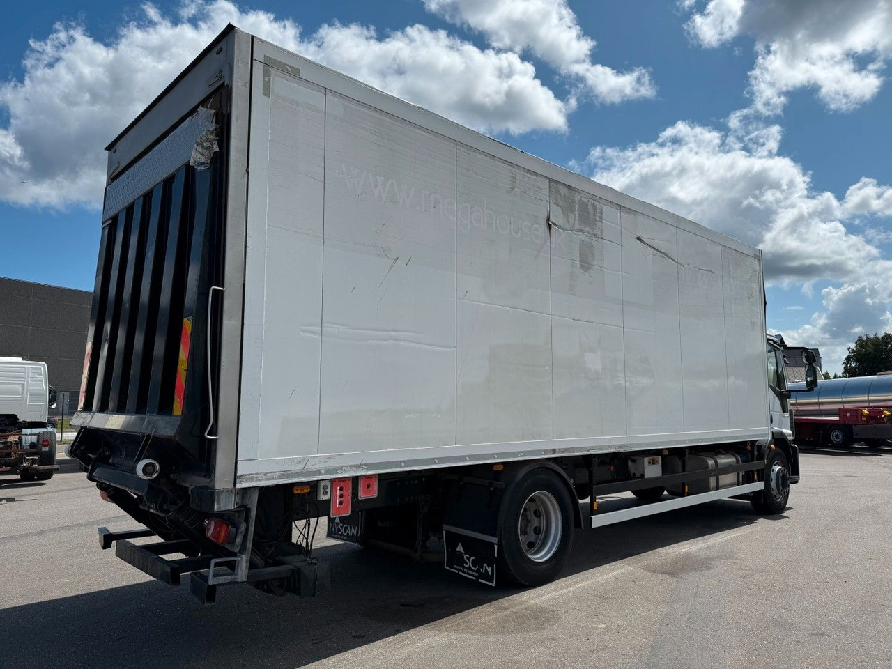 Iveco 180E32 4x2 Schmitz / Thermo King T-1200R Spectru Iveco 180E32 4x2 Schmitz / Thermo King T-1200R Spectru - مبردة شاحنة: صور 3 Iveco 180E32 4x2 Schmitz / Thermo King T-1200R Spectru Iveco 180E32 4x2 Schmitz / Thermo King T-1200R Spectru - مبردة شاحنة: صور 3
