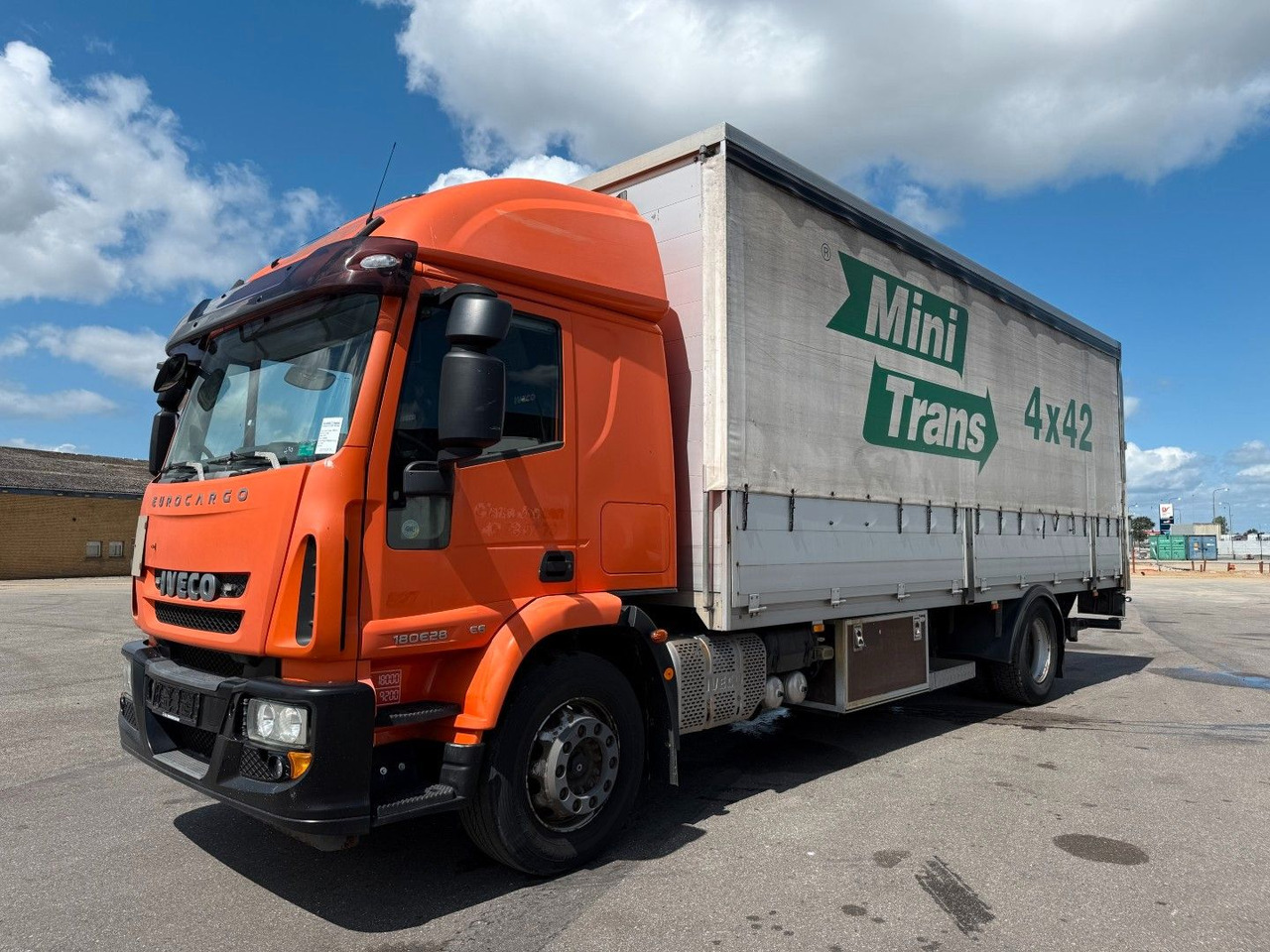Iveco EuroCargo 180 E28 Euro 6 Freight Iveco EuroCargo 180 E28 Euro 6 Freight / Pritsche - شاحنة ستارة: صور 1 Iveco EuroCargo 180 E28 Euro 6 Freight Iveco EuroCargo 180 E28 Euro 6 Freight / Pritsche - شاحنة ستارة: صور 1