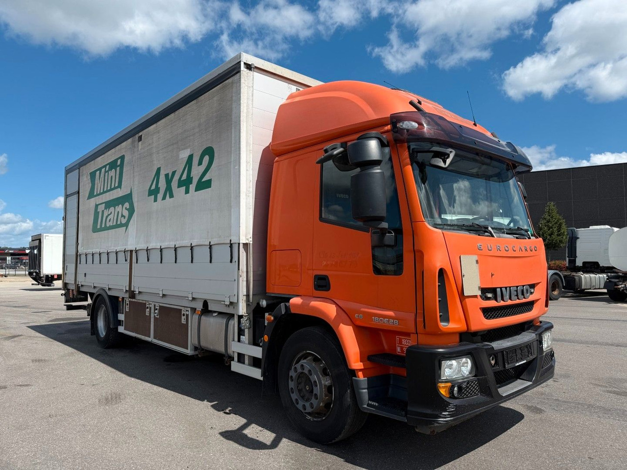 Iveco EuroCargo 180 E28 Euro 6 Freight Iveco EuroCargo 180 E28 Euro 6 Freight / Pritsche - شاحنة ستارة: صور 2 Iveco EuroCargo 180 E28 Euro 6 Freight Iveco EuroCargo 180 E28 Euro 6 Freight / Pritsche - شاحنة ستارة: صور 2