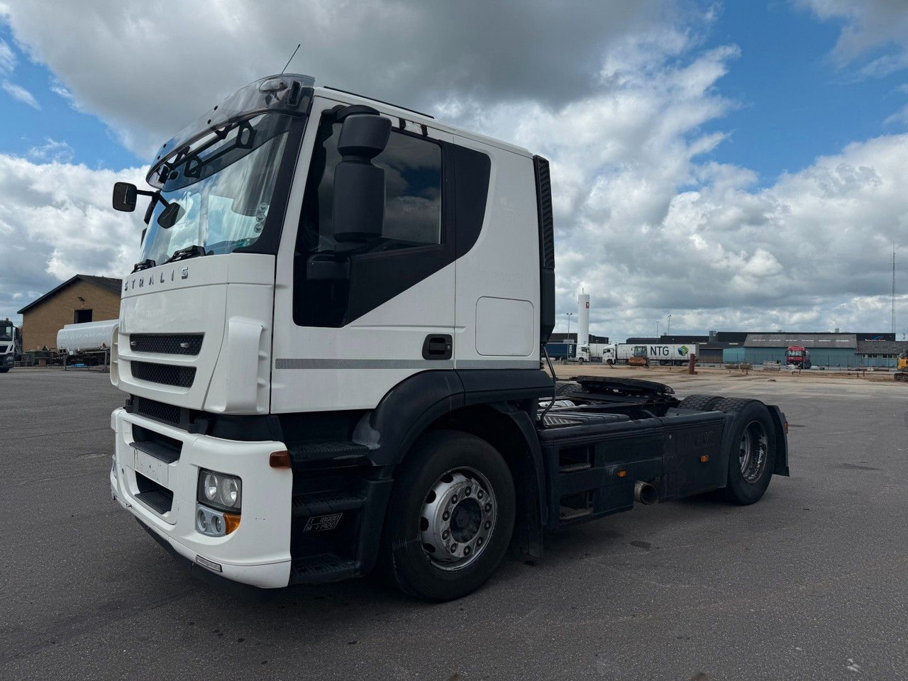 Iveco Stralis AT440S36T 4x2 - شاحنة جرار: صور 1 Iveco Stralis AT440S36T 4x2 - شاحنة جرار: صور 1