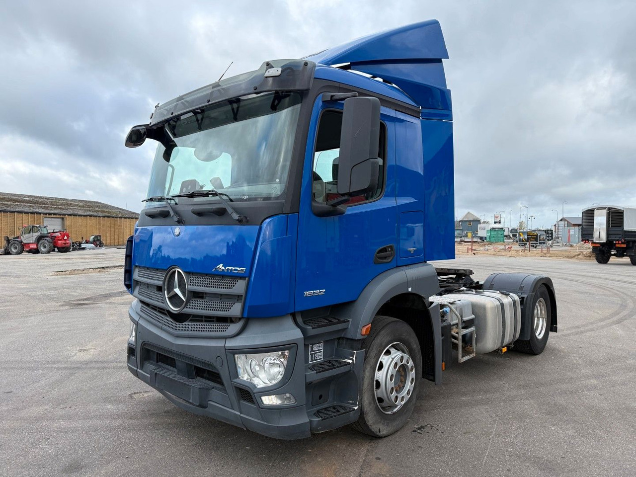Mercedes-Benz Actros 1832 4x2 Euro 6 - شاحنة جرار: صور 1 Mercedes-Benz Actros 1832 4x2 Euro 6 - شاحنة جرار: صور 1
