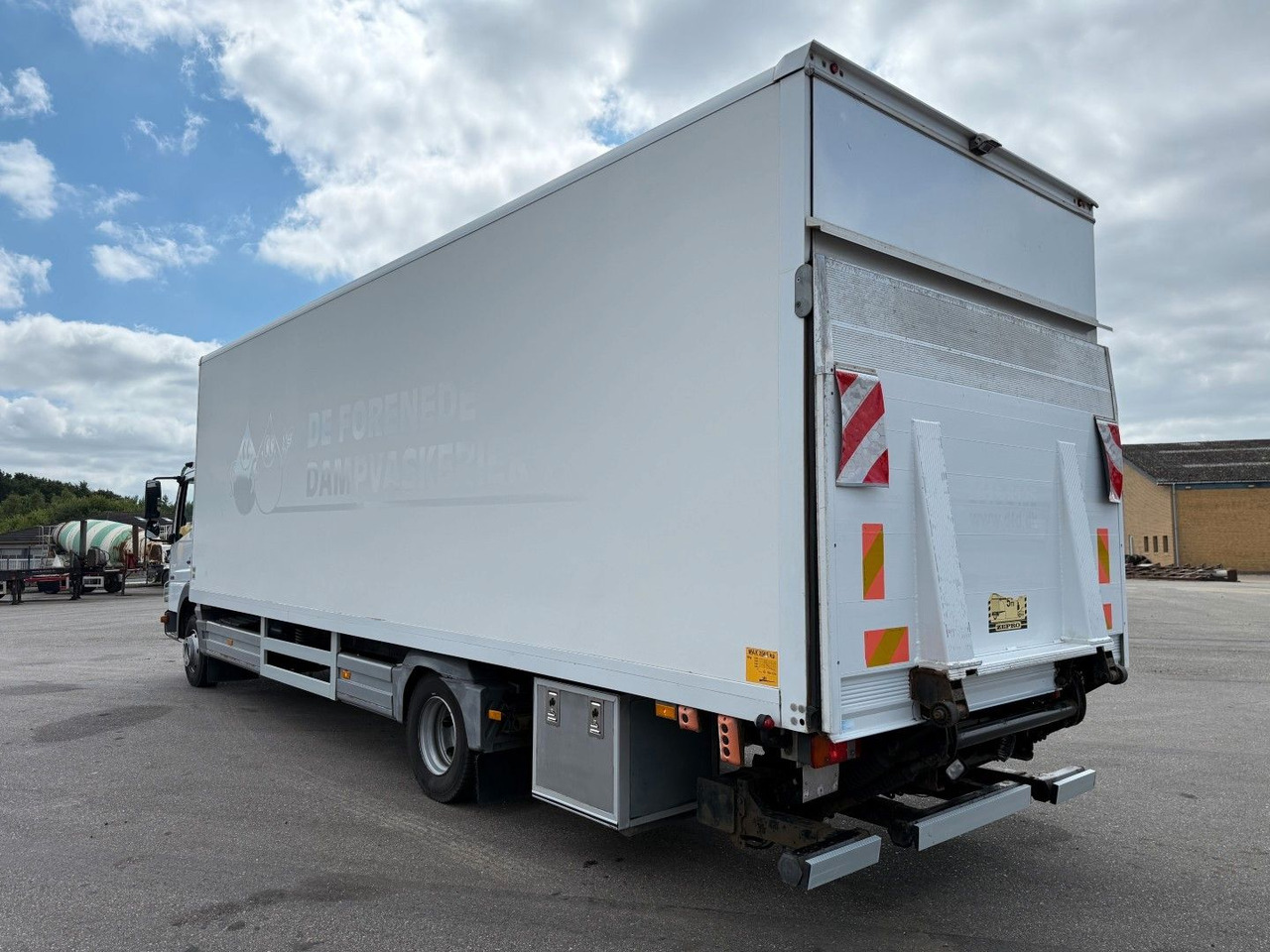 Mercedes-Benz Atego 1218 4x2 Euro 5 8,0 m. koffer - بصندوق مغلق شاحنة: صور 4 Mercedes-Benz Atego 1218 4x2 Euro 5 8,0 m. koffer - بصندوق مغلق شاحنة: صور 4