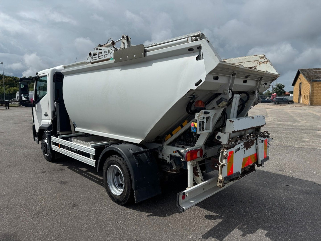 Renault D7.5 180 4x2 Semat/Techno Azimut 8 m3 Garbage - شاحنة القمامة: صور 4 Renault D7.5 180 4x2 Semat/Techno Azimut 8 m3 Garbage - شاحنة القمامة: صور 4