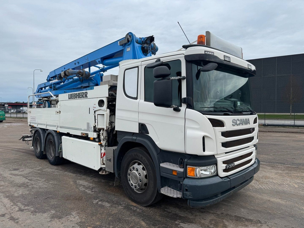 Scania P370 6x4 Liebherr THP140H 24 M4 XH Betonpumpe - مضخة خرسانة: صور 2 Scania P370 6x4 Liebherr THP140H 24 M4 XH Betonpumpe - مضخة خرسانة: صور 2