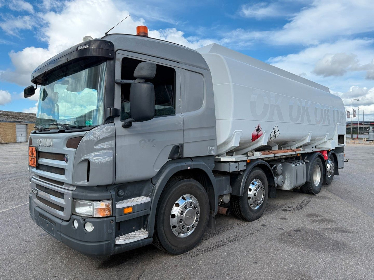 Scania P400 8x2*6 HMK Bilcon 24.000 l. ADR Euro 5 - شاحنة صهريج: صور 1 Scania P400 8x2*6 HMK Bilcon 24.000 l. ADR Euro 5 - شاحنة صهريج: صور 1