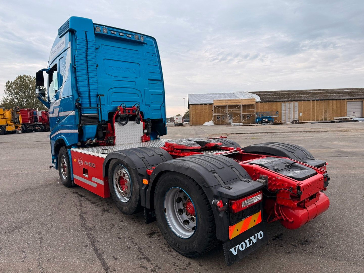 Volvo FH500 6x2/2 Globetrotter Euro 5 - شاحنة جرار: صور 4 Volvo FH500 6x2/2 Globetrotter Euro 5 - شاحنة جرار: صور 4