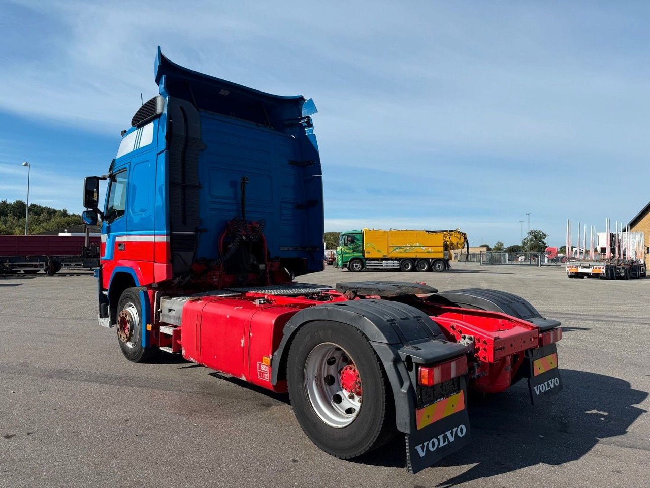 Volvo FM 410 4x2 Globetrotter Euro 6 - شاحنة جرار: صور 4 Volvo FM 410 4x2 Globetrotter Euro 6 - شاحنة جرار: صور 4