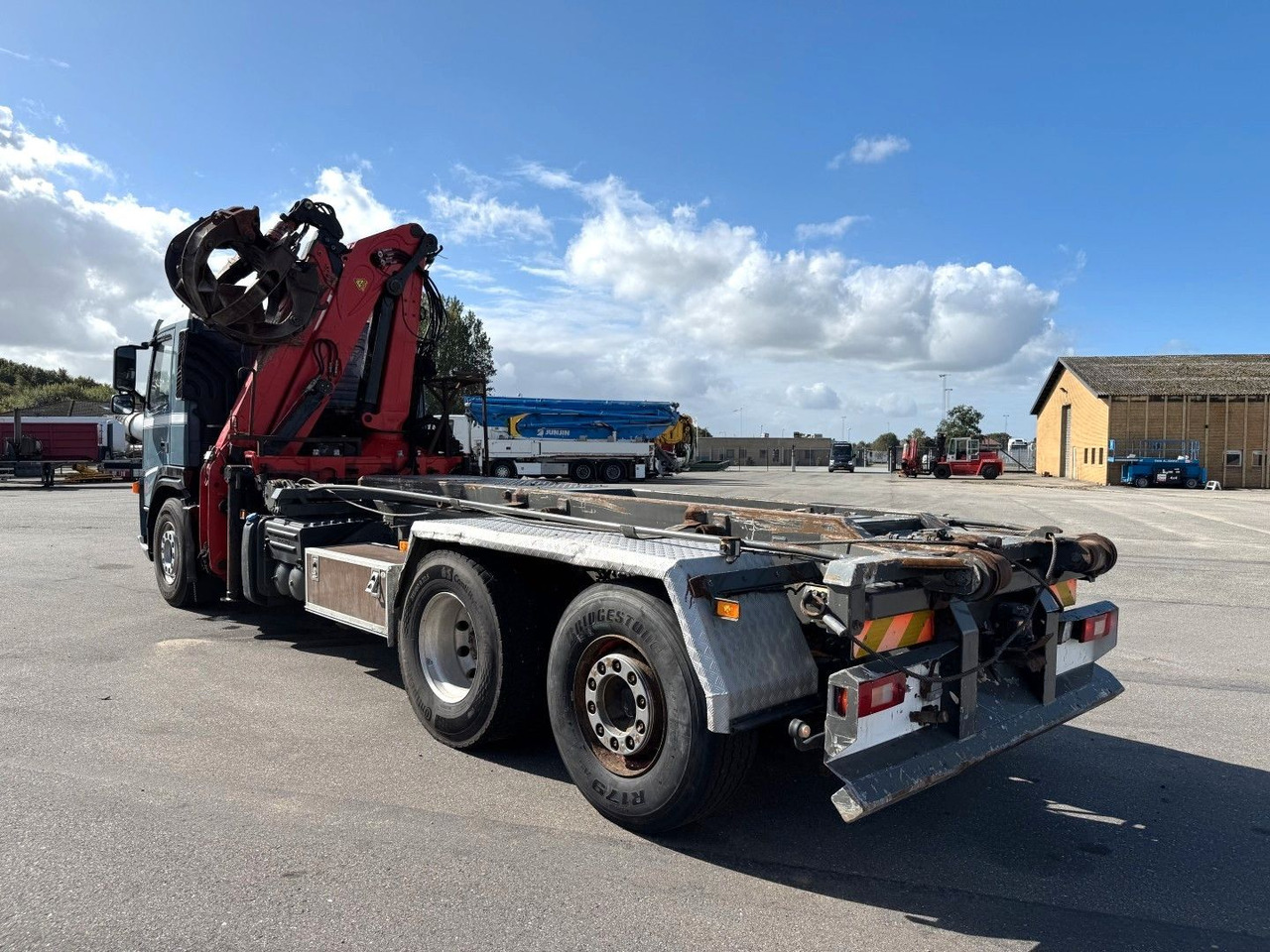 Volvo FM340 6x2*4 Kipper / Palfinger Epsilon 150Z96 - شاحنة كرين: صور 4 Volvo FM340 6x2*4 Kipper / Palfinger Epsilon 150Z96 - شاحنة كرين: صور 4