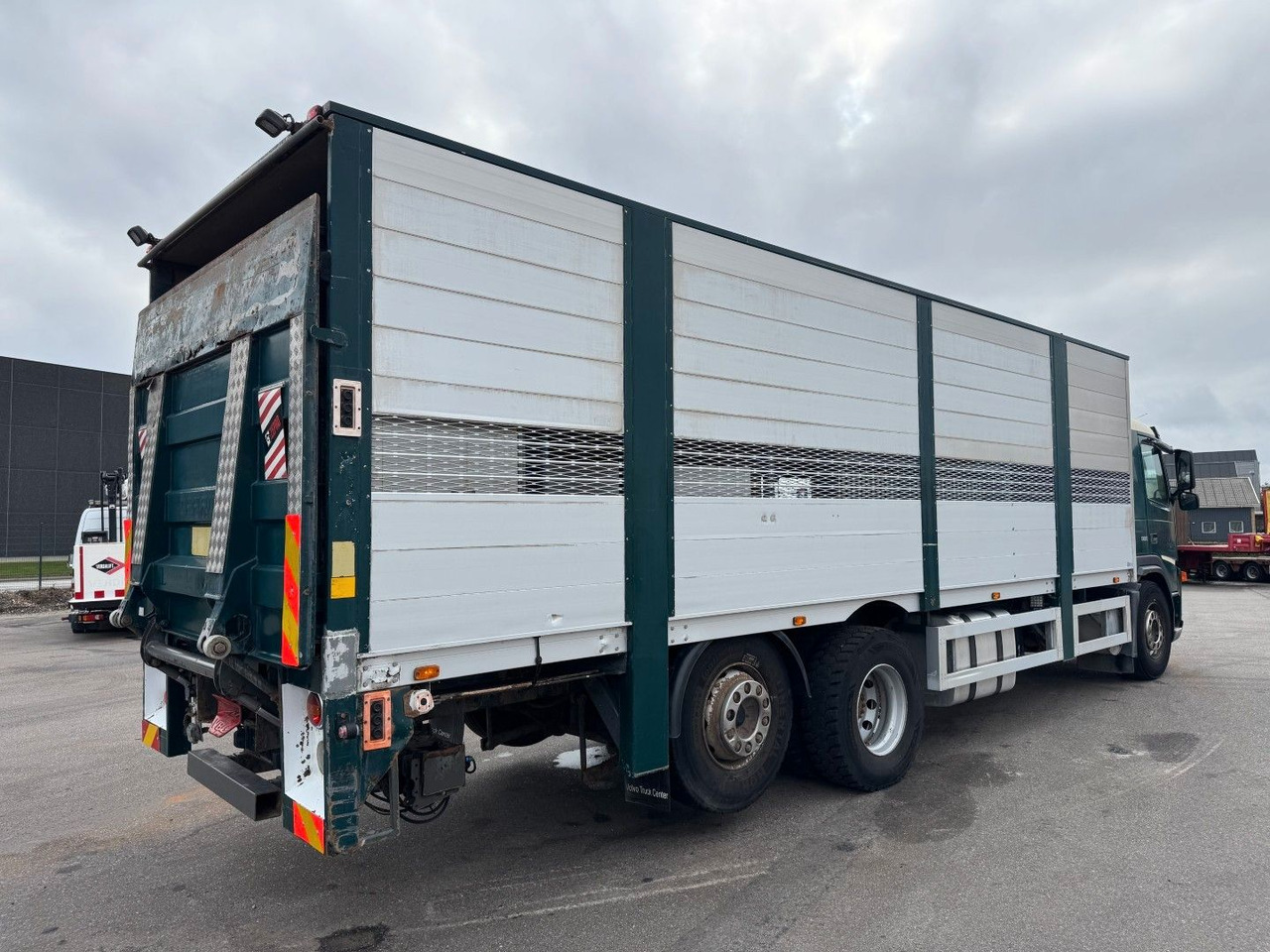 Volvo FM9 380 6x2*4 Tiertransporter / Livestock - شاحنة نقل خيل: صور 3 Volvo FM9 380 6x2*4 Tiertransporter / Livestock - شاحنة نقل خيل: صور 3