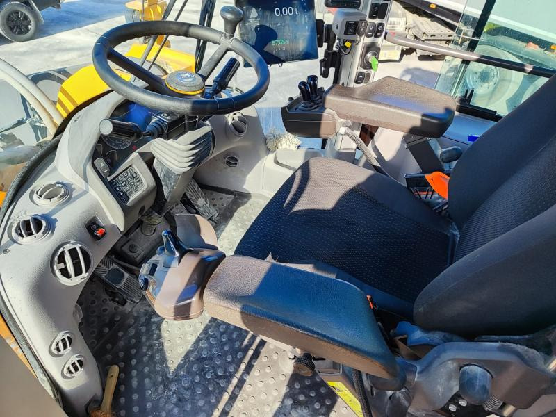 Volvo L180H Long Boom - اللودر بعجل: صور 5 Volvo L180H Long Boom - اللودر بعجل: صور 5