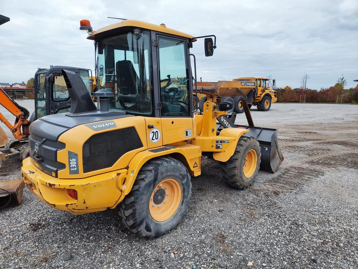 Volvo L30G - اللودر بعجل: صور 2 Volvo L30G - اللودر بعجل: صور 2
