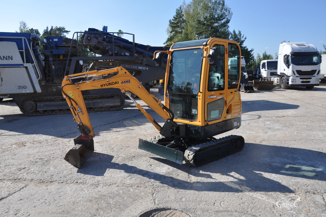 Hyundai R18-9 - حفارة مصغرة: صور 1 Hyundai R18-9 - حفارة مصغرة: صور 1